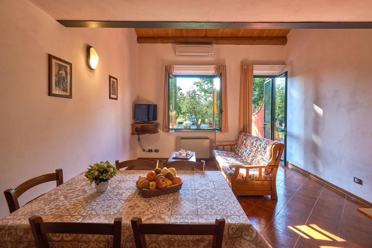 Casanova - Family Apartments Residence San Quirico dʼOrcia Екстериор снимка