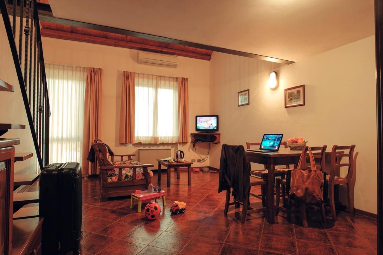 Casanova - Family Apartments Residence San Quirico dʼOrcia Екстериор снимка